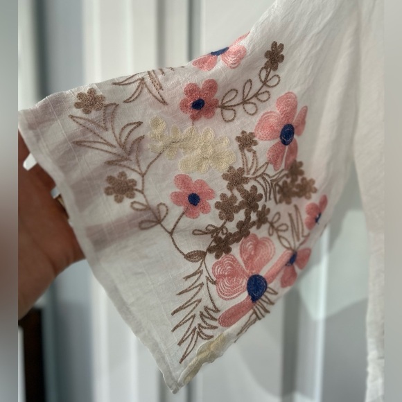 Olivia Martin Embroidered Sleeve Front Tie Top Women Sz S V Neck Blouse Cottage - Picture 4 of 9